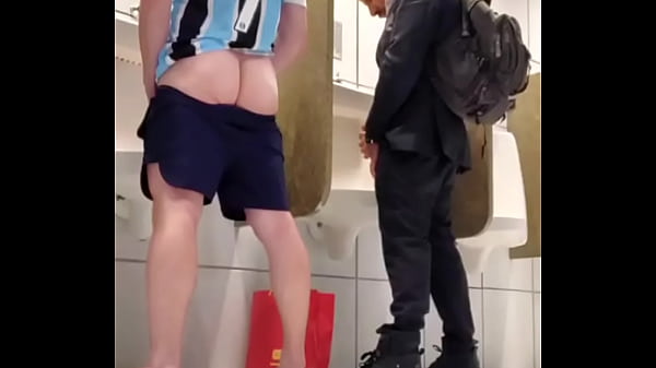 Play MP4 - SEGURAN&Ccedil;A FUDEU O NOVINHO DOTADO NO BANHEIR&Atilde;O DO SHOPPING EM FLORIAN&Oacute;POLIS