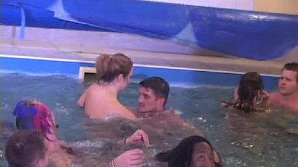 Nonton Cute Beauties Acquire Pounded thumbnail