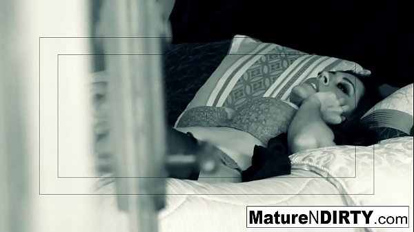 Brunette MILF_secretlyrecorded masturbating and fucking