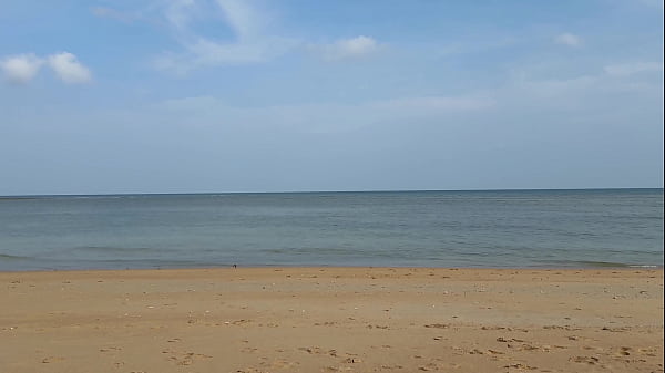 Nonton Slender Beauty Walks Along The Beach And Swims In The Sea. Meet Me thumbnail