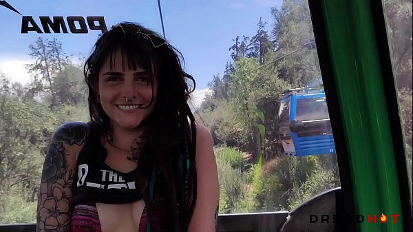 Boquete Em Publico Gozada Na Boca thumbnail