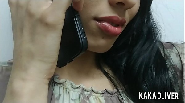 Gozando Horrores Marido No Telefone thumbnail