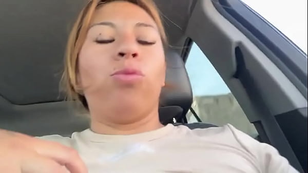 ? sacando las chichis ? 