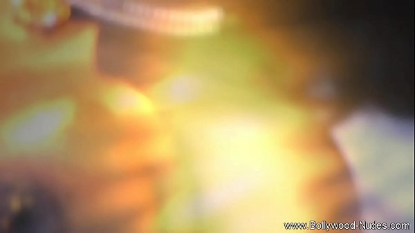 Play MP4 - Dancer From India Is So Erotic