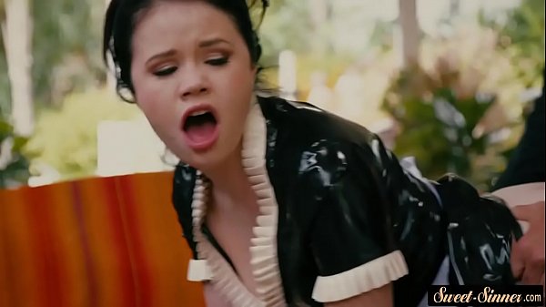 Play MP4 - Petite teen housemaid fucked hard outdoors