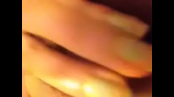 Pendeja asiática se masturba para_mi