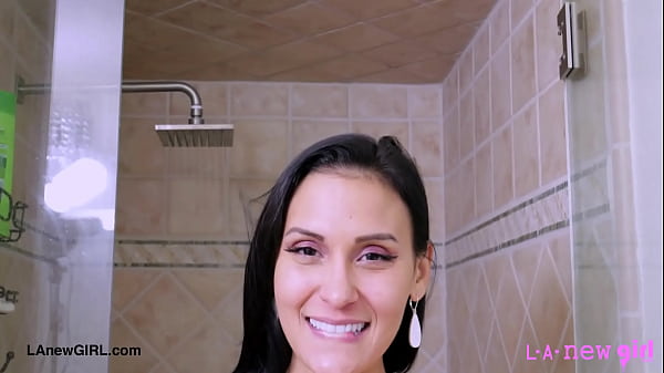 Strikingbrunette talenttook a_shower