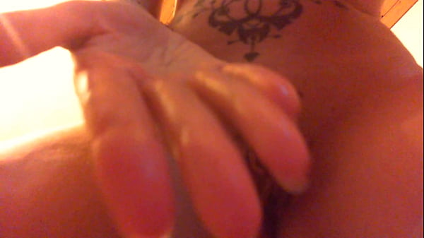 This beautiful Italian makes you_come in_a fantastic orgasm look_at her beautifulpussy oozing