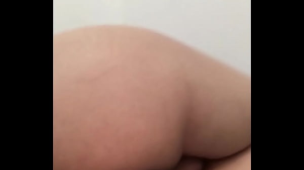 Lacrando o cuzinho