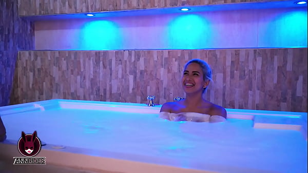 Play MP4 - I like the pussy of my adventure partner