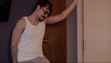 Mi novia no me ha follado y me toca follarme a su hermanastro