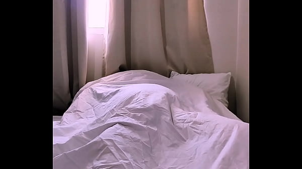 Play MP4 - Fez um boquete escondido em segredo para seus pais n&atilde;o verem