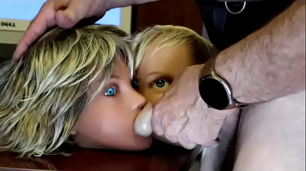 Play MP4 - Twin Blondes give me a blow job&excl;