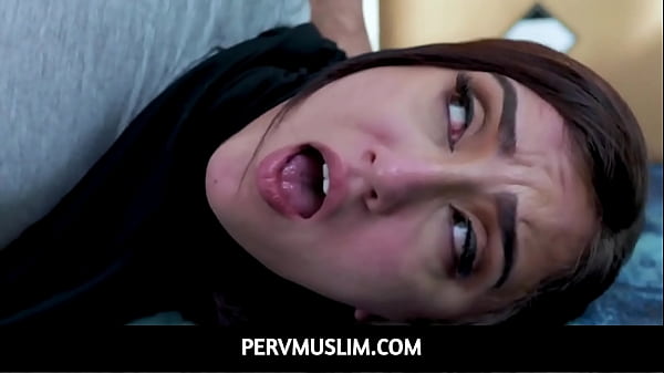 PervMuslim_Thick muslim teen loosesvirginity to her stepuncle