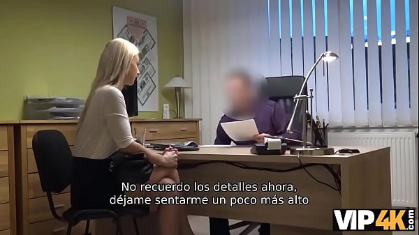 Play MP4 - VIP4K&period; La falta de dinero motiva a la MILF a venderle el co&ntilde;o al empleado del banco