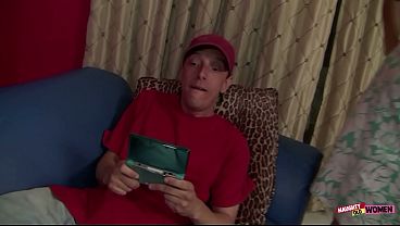Nonton Seasoned Slut Leaping On Her Lanky Man's Erect Shaft thumbnail
