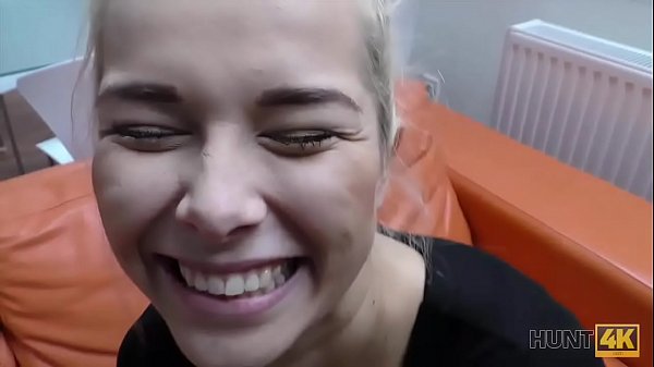 HUNT4K Cash rend_une fille modeste prete_pour laction sale avec chasseur