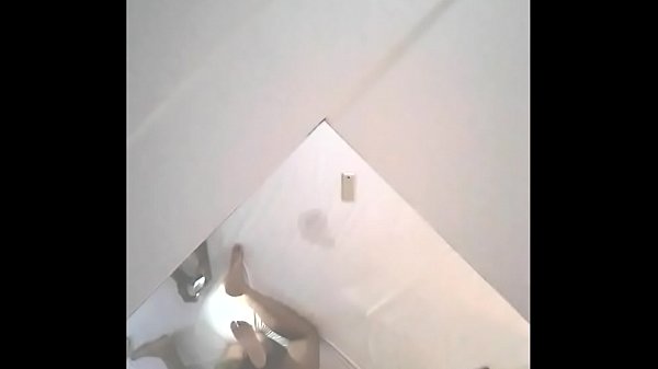 Dona Amb Amant Davant Del Marit thumbnail