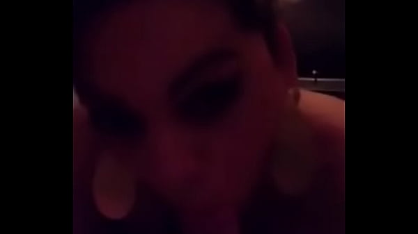 Rafaela Belucci chupando todinho o filho do deputado 