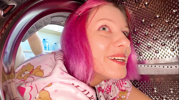 I Fucked Her Wet Pussy While She Was Stuck In The Washing Machine thumbnail