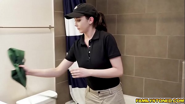 Kyra rose blowjobs her stepuncle huge man meat after the photoshoot