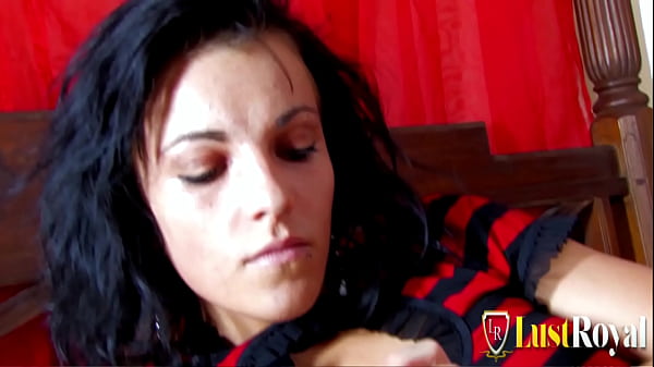 Horny babe ripped open pussy