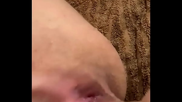 Play MP4 - Brand new squirt cumming a lot&comma; all wet&excl; I doubt you don't enjoy this video Squirt novinha gozando muito&comma; toda molhada &excl; duvido vc nao gozar nesse video