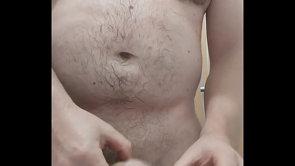 Imi place foarte mult sa ma masturbez la webcam si sa imi beau pisatul si sperma! I really like to masturbate on the webcam and drink my piss and cum! 