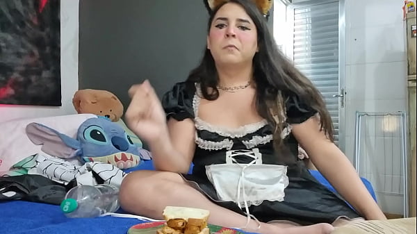 Play MP4 - NOVINHA TRANS COMENDO GOSTOSO ENQUANTO REBOLA A BUNDA