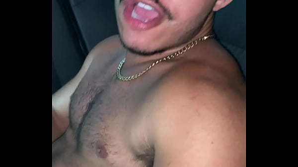 Chamei Um Carro No Aplicativo E Peguei O Motorista Do Aplicativo, Quando Entrei No Carro Me Deparei Um Pau Gigante Grosso thumbnail