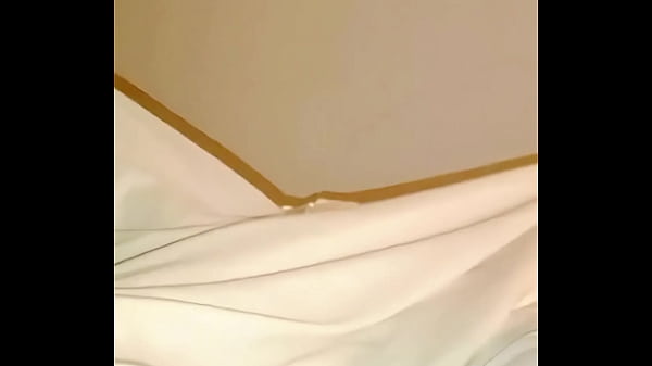 Nonton My Girlfriend's Mom Cums So Good When I Put My Cock In Her, She Wets The Whole Bed. thumbnail