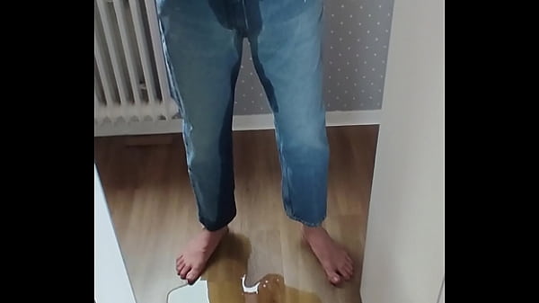 Peeing insleeping room