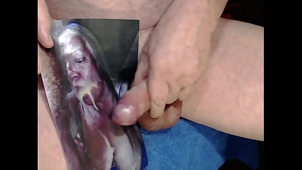 Play MP4 - schwanzlutschende Ficke bekommt eine Ladung Sperma ins Gesicht und auf die Titten by Kater xxx