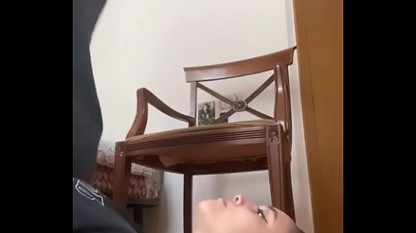 Nonton Amiga Con Pie En La Boca thumbnail