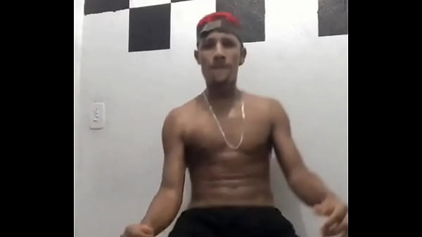 Cafu&ccedil_u dan&ccedil_ando sem cueca de pau duro 2