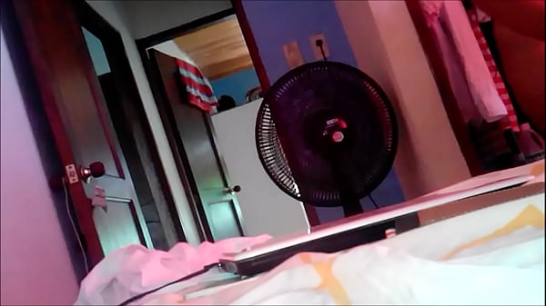 mi tia haciendo aseo 