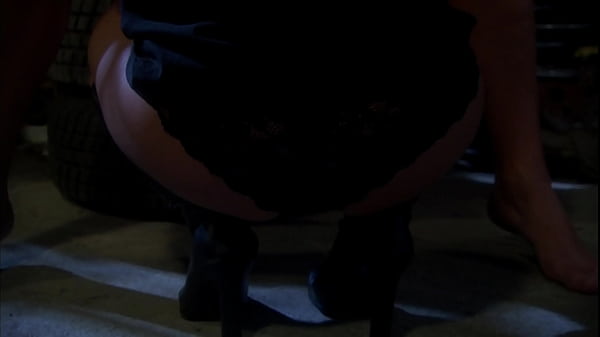 The agent couple fuck quick in the stolen auto parts warehouse 