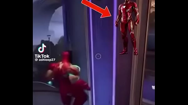 Nonton Se La Meto A Mi Asistente Personal Yarbis Y Enga&ntilde;o A F.r.i.d.a.y thumbnail