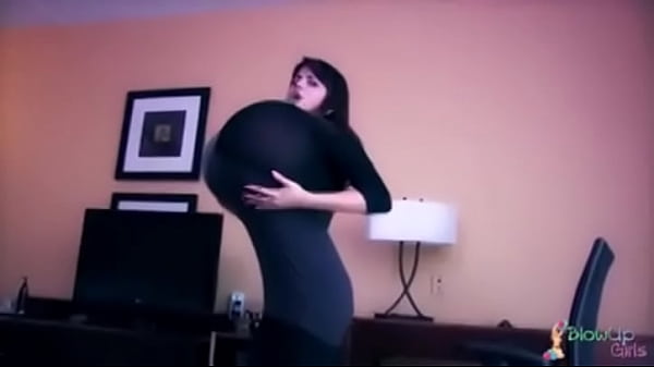 Expans&atilde;o de seios de uma gostosa. 