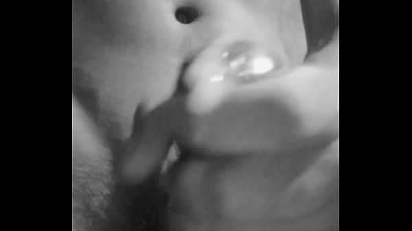 Primer video para el canal Joven vergon sacandose la leche