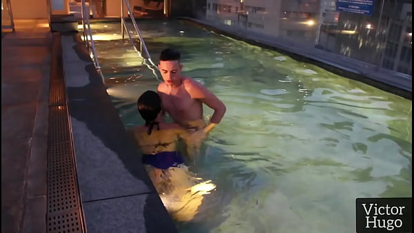 TRANSANDO COM A NAMORADA DEPOIS DA PISCINA - Victor_Hugo - Cel_Baez