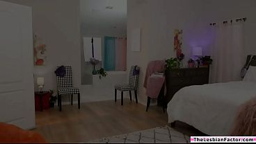 Nonton Ember Snow Is Alone In Her Newly Rented House. She Calls Bella Rolland A Lesbian For Hire To Spend The Night With And Someone To Lick Her Pussy thumbnail