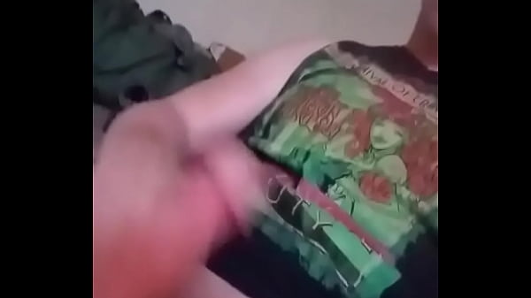 Play MP4 - Hot guy jerks and cums