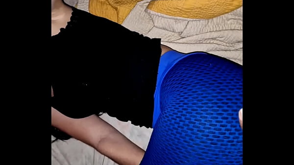 Nonton Ella Se Descuida Y Termina Con Una Verga En Su Co&ntilde;o thumbnail