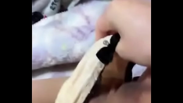 Novinha raspadinha se esfrega 