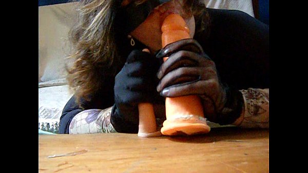 mama jugando con_dildos