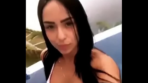 What is her name cual es su nombre