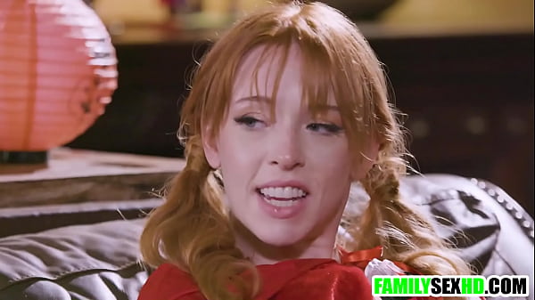 Pervy step_dad bangs step daughter_behind step mom_s back