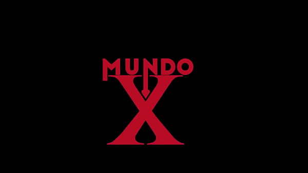 Estoy muy gozosa meneo las caderas los muslos y ardo en calor disponible mi nuevo material xxx en mis plataformas 