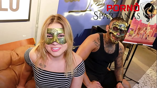 Gabily curte a jeba preta do spartano e deixa corno bolado 